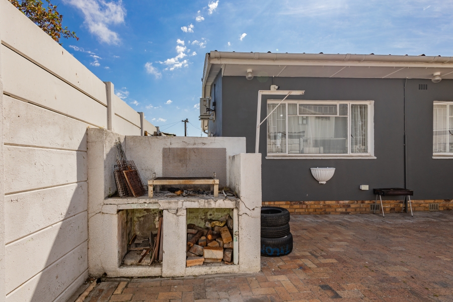 4 Bedroom Property for Sale in Fairfield Estate Western Cape